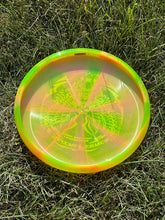 Load image into Gallery viewer, Discraft Z Swirl Fierce Putter

